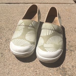 Dansko canvas green white sneakers